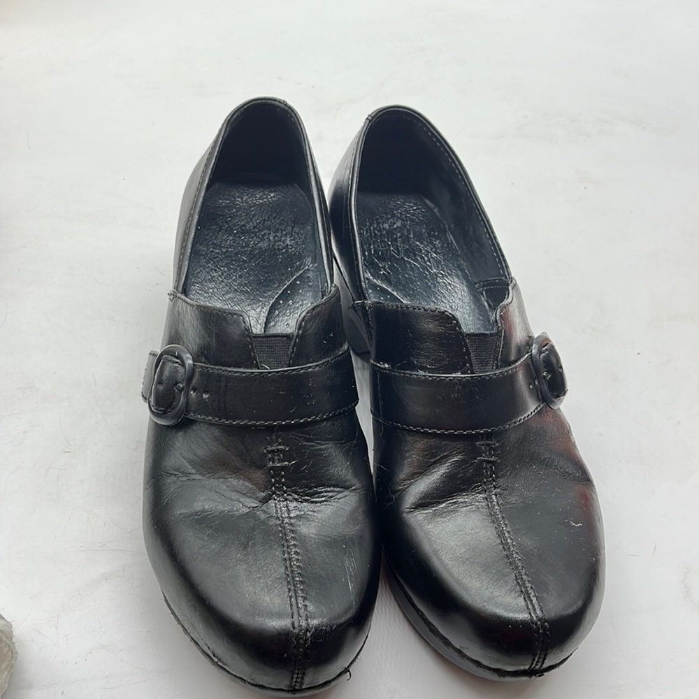 Dansko Black Leather Slip On Clog Sz 38. DAN1512C